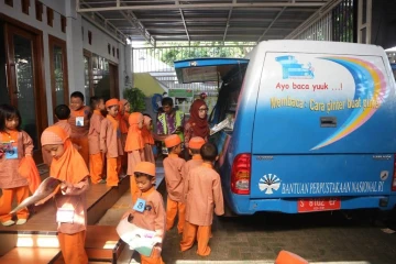 Kegiatan Kunjungan Perpustakaan Keliling 2 perpus_2